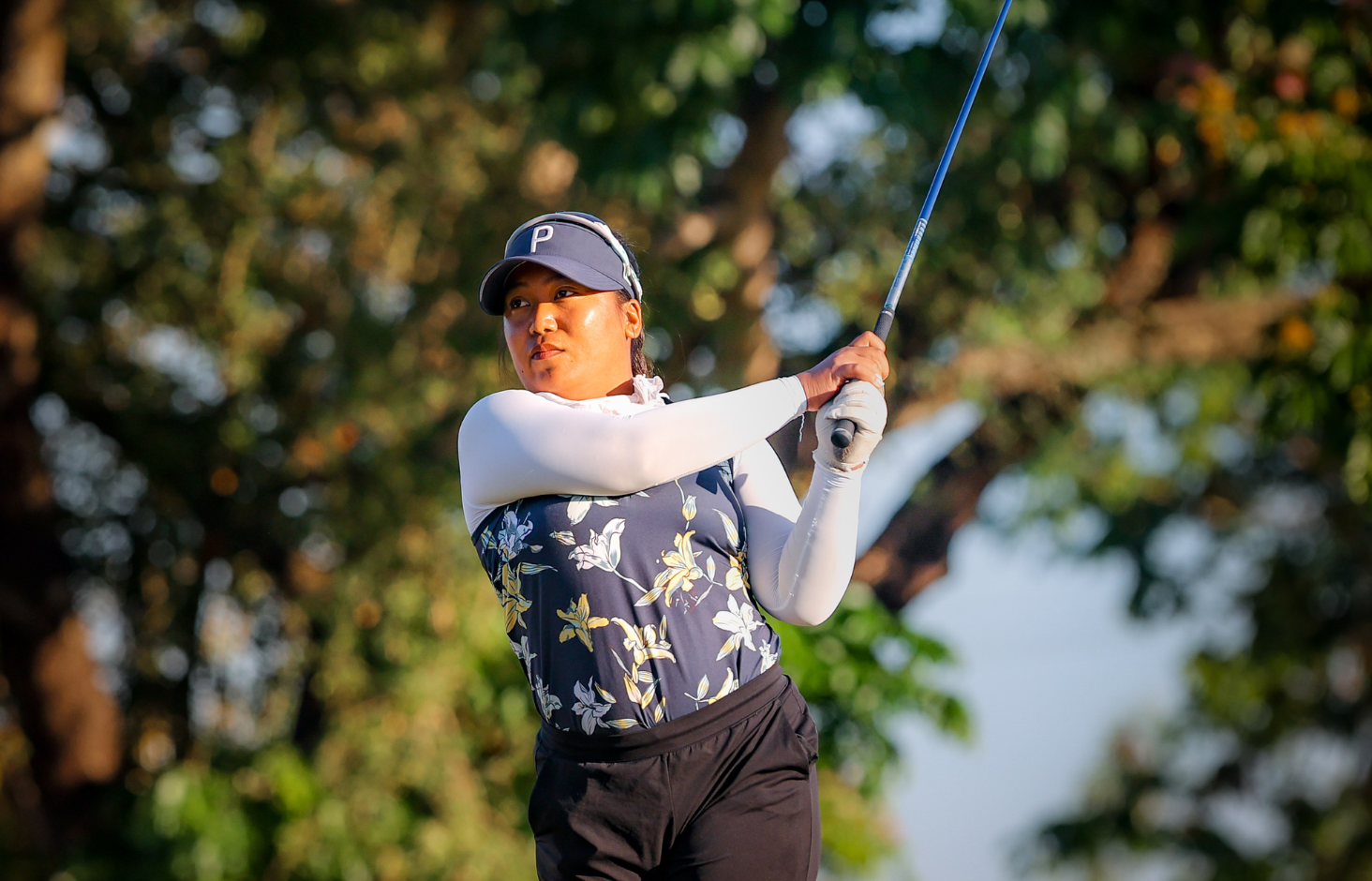 Bisera tightens grip, masters par-5s for 3-shot lead