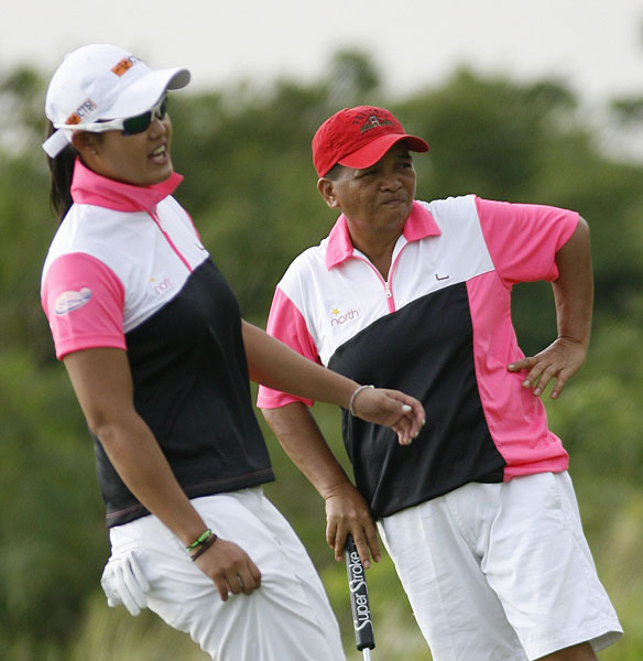 Team North Cyna Rodriguez (left) and Lina De Guzman (right).