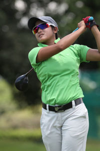 Marvi Monsalve hits her drive on No. 2