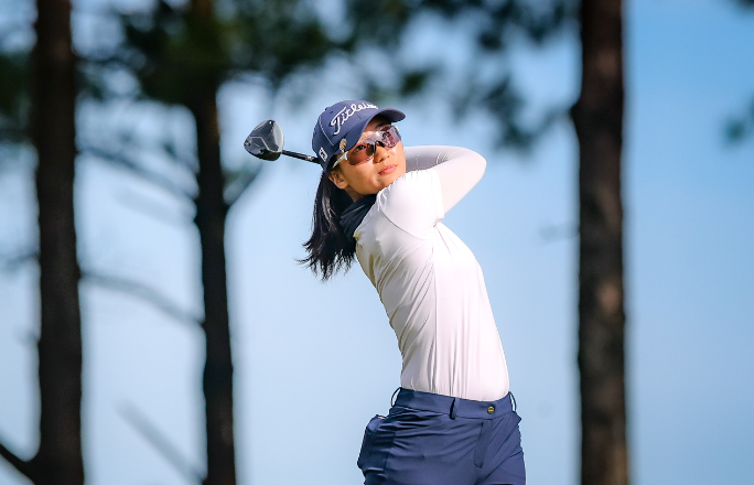 Lee breaks through the mis, grabs 2-shot lead with 69