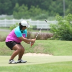 fudulin reacts after she misses putt in 11