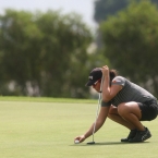 del rosario setting her ball allignment