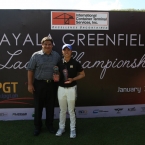 juan miguel rocha,gen manager ayala greenfield with champion trophy and best amateur yuka saso