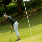 polnamin making her putt in hole 2